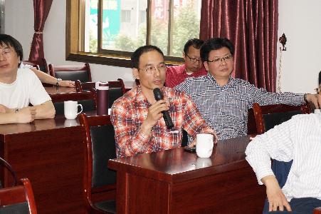 教授们为波多野结衣
发展出谋划策